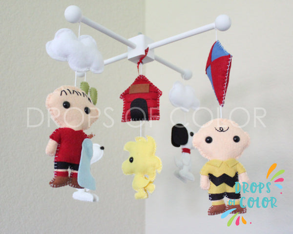 Snoopy Mobile, Baby Crib Mobile, Charlie Brown Snoopy Friends, Nursery Room Decor