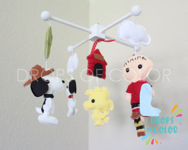 Snoopy Mobile, Baby Crib Mobile, Charlie Brown Snoopy Friends, Nursery Room Decor
