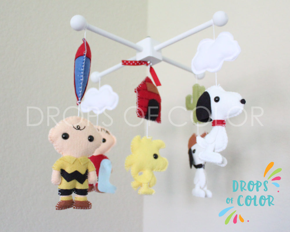 Snoopy Mobile, Baby Crib Mobile, Charlie Brown Snoopy Friends, Nursery Room Decor