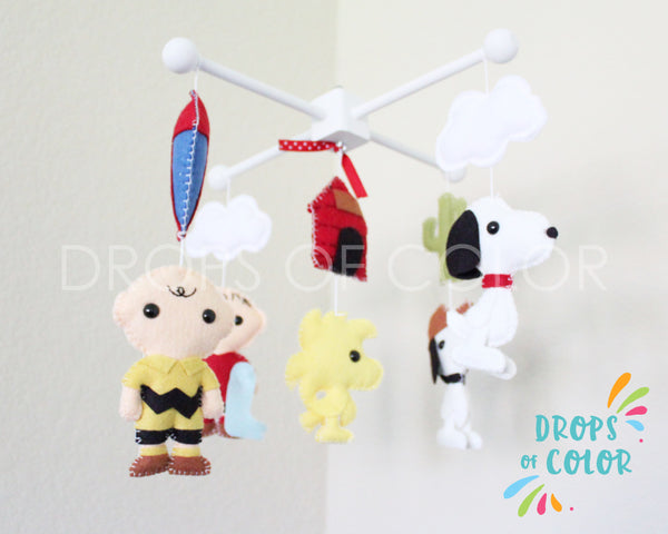 Snoopy Mobile, Baby Crib Mobile, Charlie Brown Snoopy Friends, Nursery Room Decor